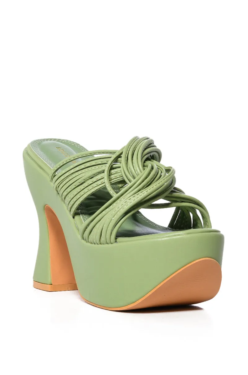 AZALEA WANG GAIL PLATFORM CHUNKY SANDAL IN GREEN