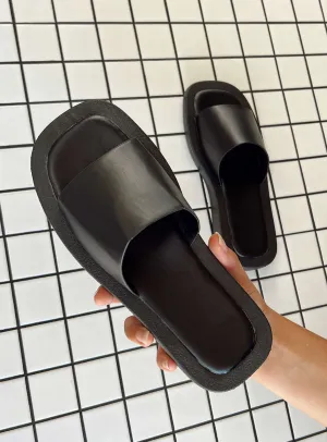 Camilo Slides Black