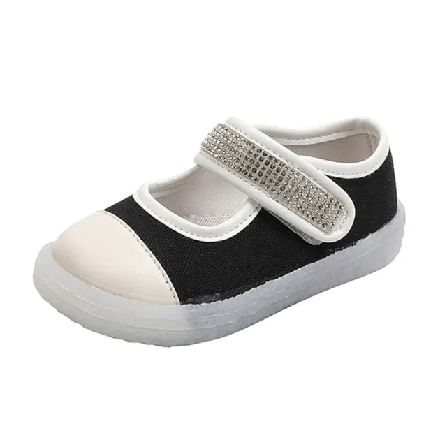 Guti Girls' Flat Shoes